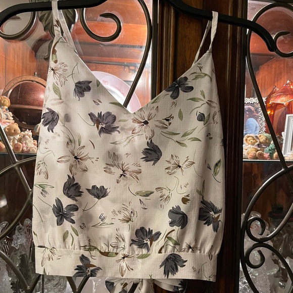 Spaghetti strap halter - Picture 1 of 2